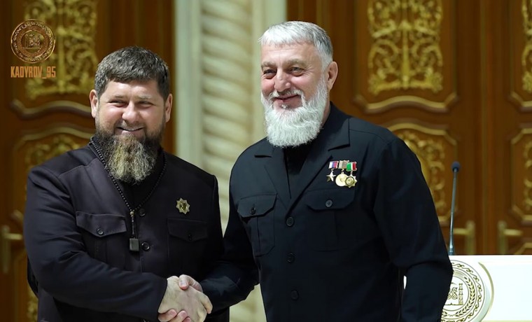 Глава ЧР поздравил Адама Делимханова с присвоением воинского звания высшего офицера «генерал-майор»