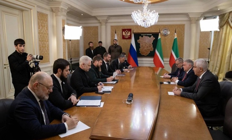 Рамзан Кадыров встретился в Грозном с делегатами Российской академии наук и Курчатовского института