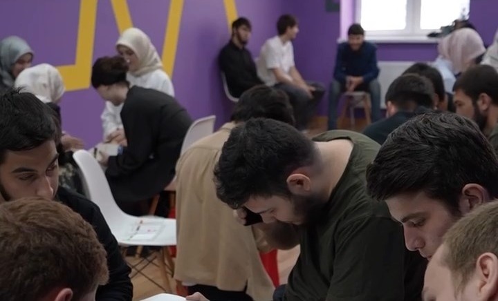 Семейные ценности и связь поколений стали главной темой мероприятия Минмолодёжи ЧР