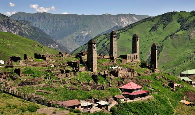 Специалисты завершили восстановление боевых башен архитектурного комплекса в Шарое