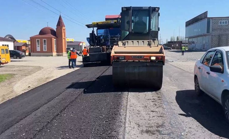 На а/д Шали - Автуры - Курчалой продолжаются ремонтные работы