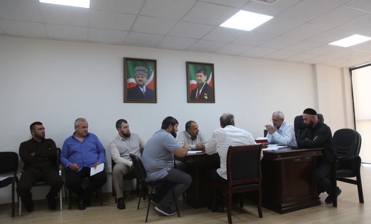 Обсуждение хода работ по нацпроекту «Инфраструктура для жизни» в Чеченской Республике