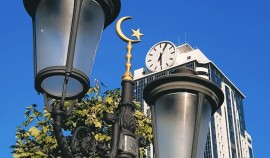 В Грозном профессиональный рост и развитие на работе чаще отмечают маркетологи и учителя − SuperJob