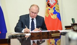 Президент РФ подписал закон о едином пособии по рождению и воспитанию ребенка