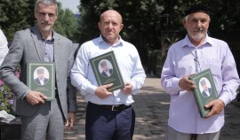 Ежегодная акция по раздаче газет прошла на улицах Грозного