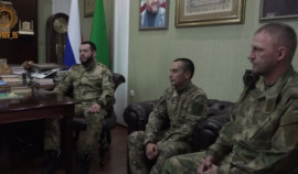 В Грозном трое из прибывших в регион добровольцев приняли Ислам