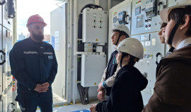 Энергетики Чеченэнерго провели для школьников экскурсию на подстанцию