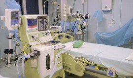 Число умерших из-за COVID-19 в мире превысило 2 млн