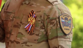 В Грозном дали старт ежегодной патриотической эстафете «Знамя Победы»