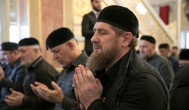 Рамзан Кадыров: Сотни тысяч мусульман ЧР собираются в мечетях на коллективные Тахаджуд-намазы