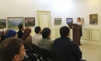 В Грозном открылась выставка картин ко Дню Героев Отечества