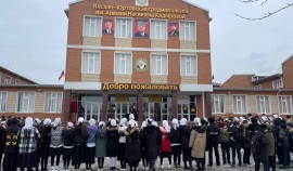 В двух районах ЧР установили памятные доски в честь погибших сотрудников управления Росгвардии