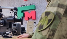 Офицер ОГВ(с) рассказал о роли учебно-тренировочной работы на радио ЧГТРК «Грозный»| грозный, чгтрк