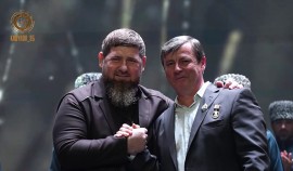 В грозненском дворце торжеств им. Дагуна Омаева прошел концерт народного артиста ЧР Валида Гадаева