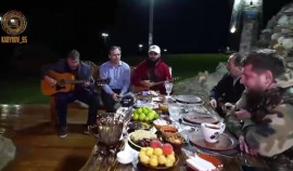 Рамзан Кадыров вместе с соратниками посетил этнографический комплекс «Шира-Бена»