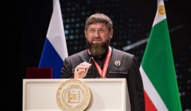 Рамзан Кадыров поздравил жителей региона с Днем Конституции ЧР
