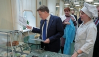 «Единая Россия» проверяет обеспечение младших школьников горячим питанием в регионах
