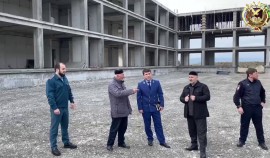 Прокуратура Гудермесского района провела проверку строительства школы в с. Комсомольское