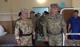 Руслан Алханов и Сергей Бачурин посетили в госпитале чеченских бойцов