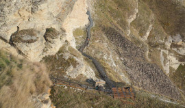 В древнем селе Харкарой строят лестницу в 1000 ступеней к горной пещере