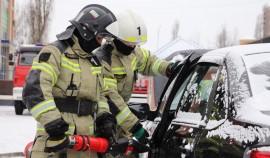 Пожарные из Грозного провели тренировку по ликвидации последствий ДТП