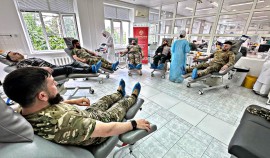 В Грозном росгвардейцы приняли участие в донорской акции «От сердца к сердцу»