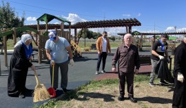 Активисты «Единой России» благоустроили детские и спортивные площадки в районах ЧР