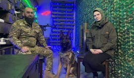 Кинолог Росгвардии и его четвероногий напарник стали гостями рубрики «Герои СВО» на ЧГТРК «Грозный»