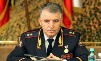 Руслан Алханов наградил сотрудников, отличившихся в борьбе с терроризмом