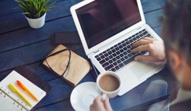 Юрист SuperJob рассказал, как организовать офисную работу в жару