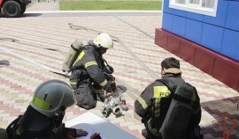 Сотрудники МЧС России и Росгвардии провели тренировку по ликвидации пожара| грозный, чгтрк