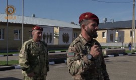 Офицер спецназа СОБР «АХМАТ» Управления Росгвардии по ЧР стал обладателем крапового берета