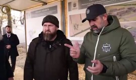 Рамзан Кадыров посетил строительную площадку будущего военного городка в селе Серноводское
