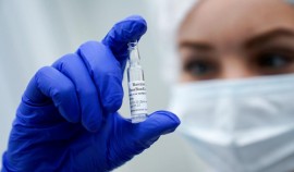 В Роспотребнадзоре заявили о 100%-ной эффективности «Эпиваккороны»