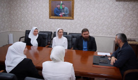 РОФ им. А.-Х. Кадырова наградил стобалльников и педагогов Грозного