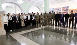 Представители Росгвардии приняли участие в открытии художественной выставки в Грозном| грозный, чгтрк