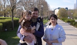 Рамзан Кадыров совершил пешую прогулку по Грозному и пообщался с жителями и туристами 