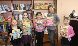 В Шелковском районе прошла акция «Подари книгу библиотеке»