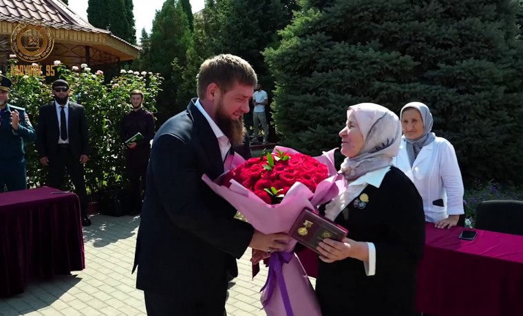 Рамзан Кадыров: Я убежден, что учителя - это герои всех времен