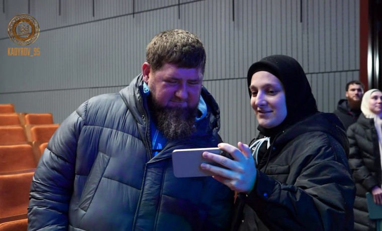 Рамзан Кадыров проверил ход реконструкции ЧГТЮЗ и Дворца Event-агентства «ИРСЕ ДЕ»