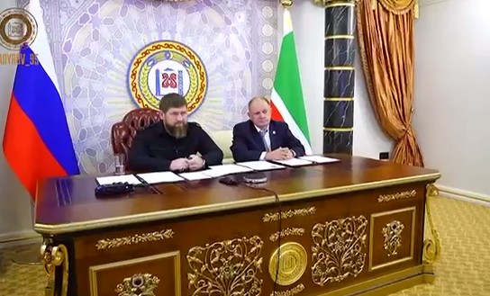 Рамзан Кадыров и Роман Новиков подписали меморандум о развитии в регионе автодорог