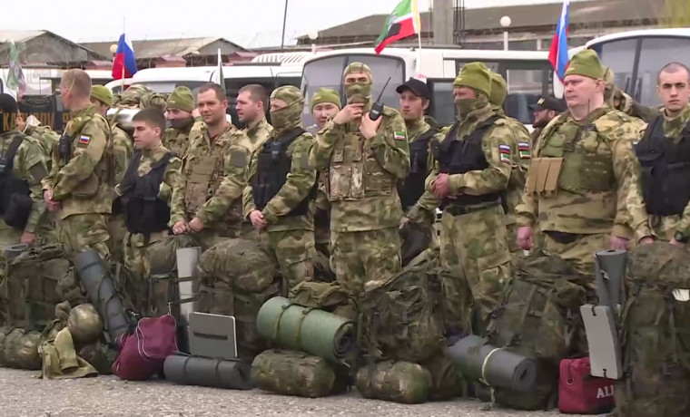 Для участия в спецоперации в Донбассе из Грозного отправилось еще 300 добровольцев