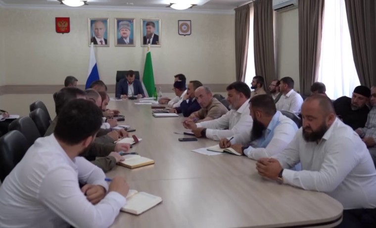 Хож-Бауди Дааев провел совещание в министерстве образования и науки ЧР