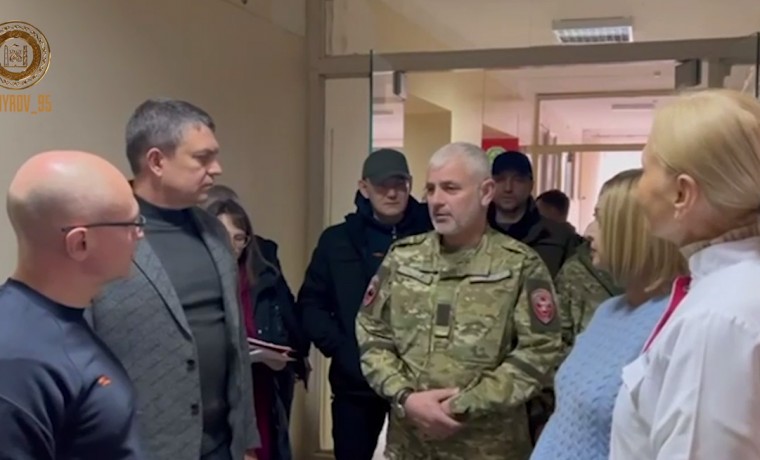 Делегация под председательством Сергея Кириенко побывала в одном из госпиталей «АХМАТ» в Луганске