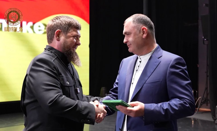 Рамзан Кадыров поздравил с днём рождения Президента Южной Осетии Алана Гаглоева