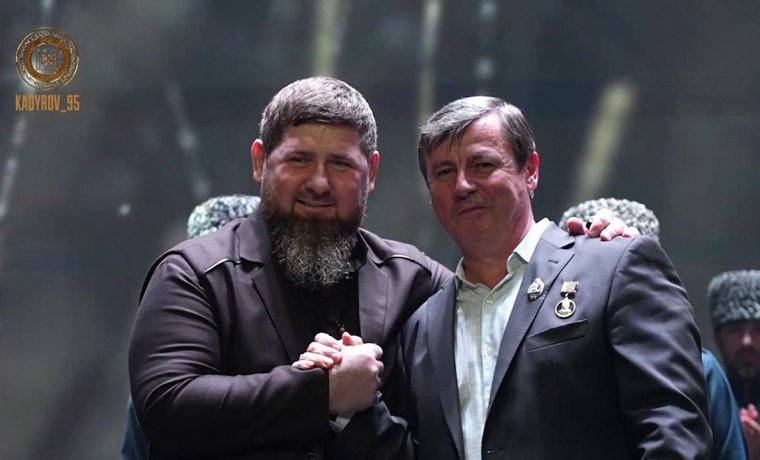 В грозненском дворце торжеств им. Дагуна Омаева прошел концерт народного артиста ЧР Валида Гадаева