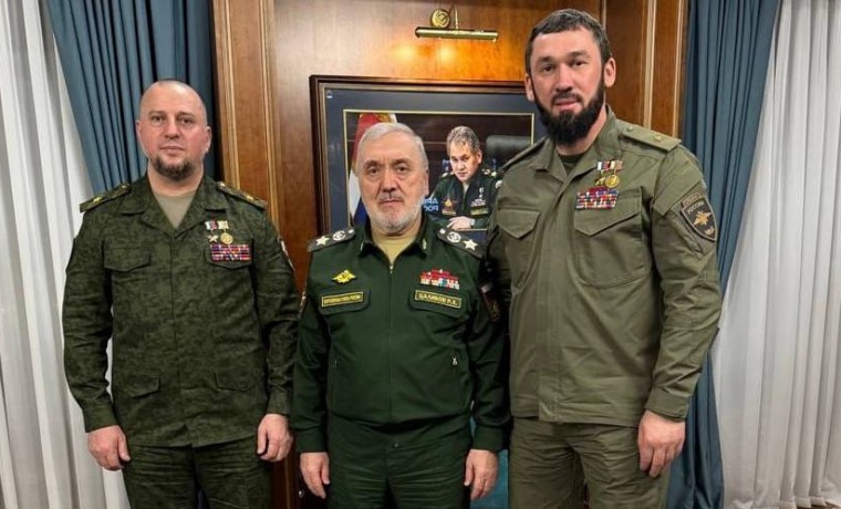 По поручению Главы ЧР Магомед Даудов встретился с замминистра обороны РФ Русланом Цаликовым