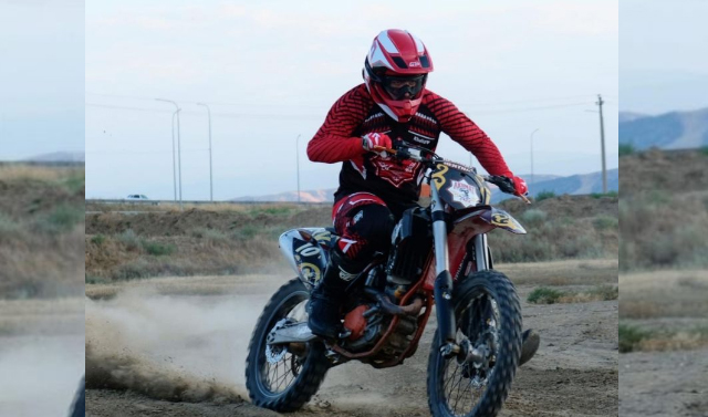 Основатель «Akhmat FMX» готовится совершить прыжок через движущийся поезд