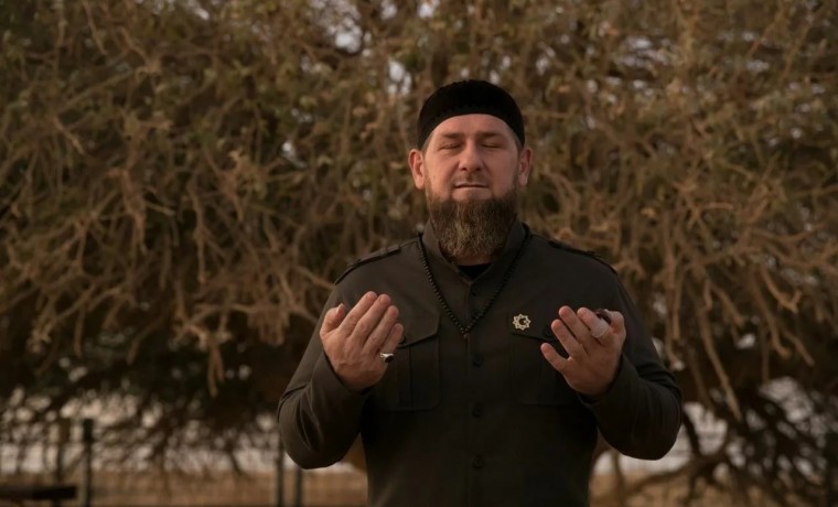 Глава ЧР поздравил чеченский народ и умму мусульман с наступлением 12-го дня месяца Рабиуль-Авваль