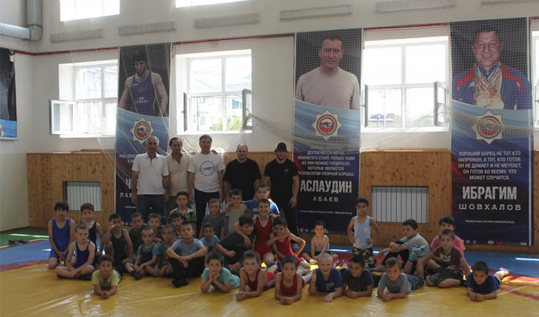 Активисты Народного фронта провели в Грозном акцию &quot;ГТО со звездой&quot;